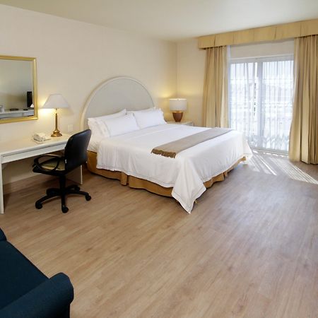 Holiday Inn Express Torreon By Ihg Екстериор снимка