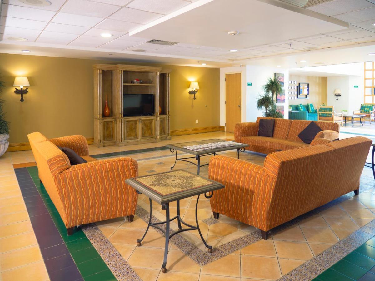 Holiday Inn Express Torreon By Ihg Екстериор снимка