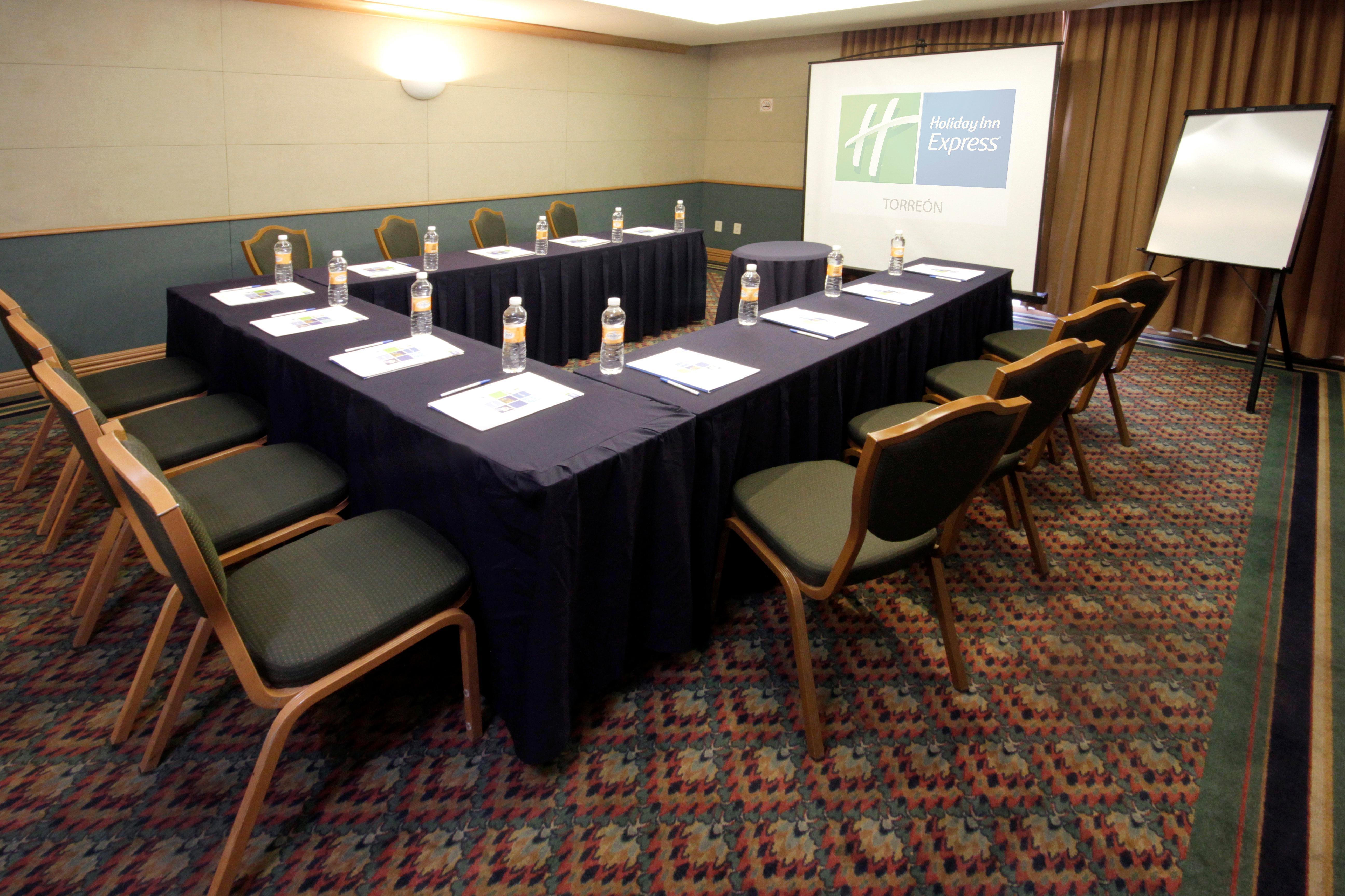 Holiday Inn Express Torreon By Ihg Екстериор снимка