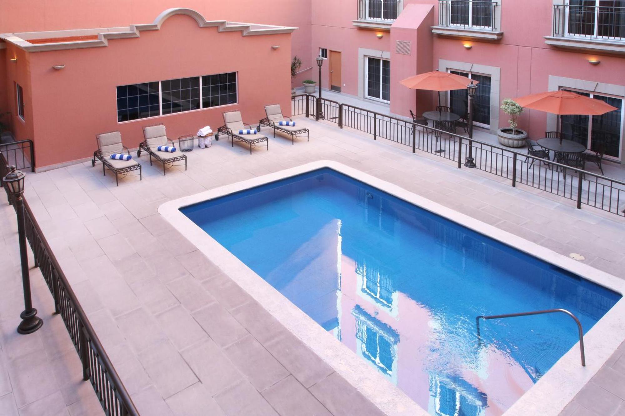 Holiday Inn Express Torreon By Ihg Екстериор снимка